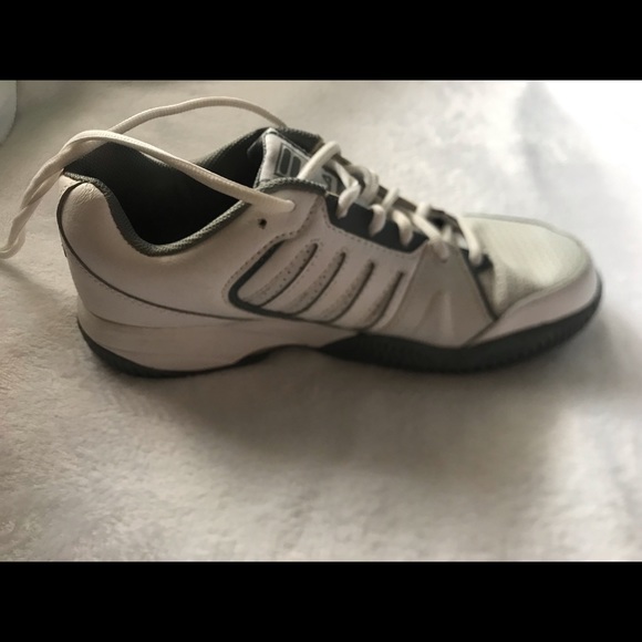 Fila brand women's tennis shoes white and gray size # 10 in good condition - Picture 11 of 11